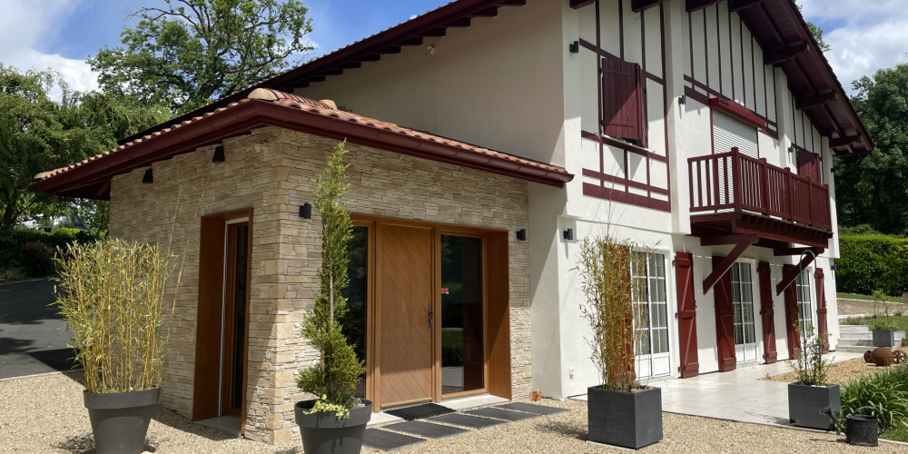 appartement à AHAXE ALCIETTE BASCASSAN (64220)